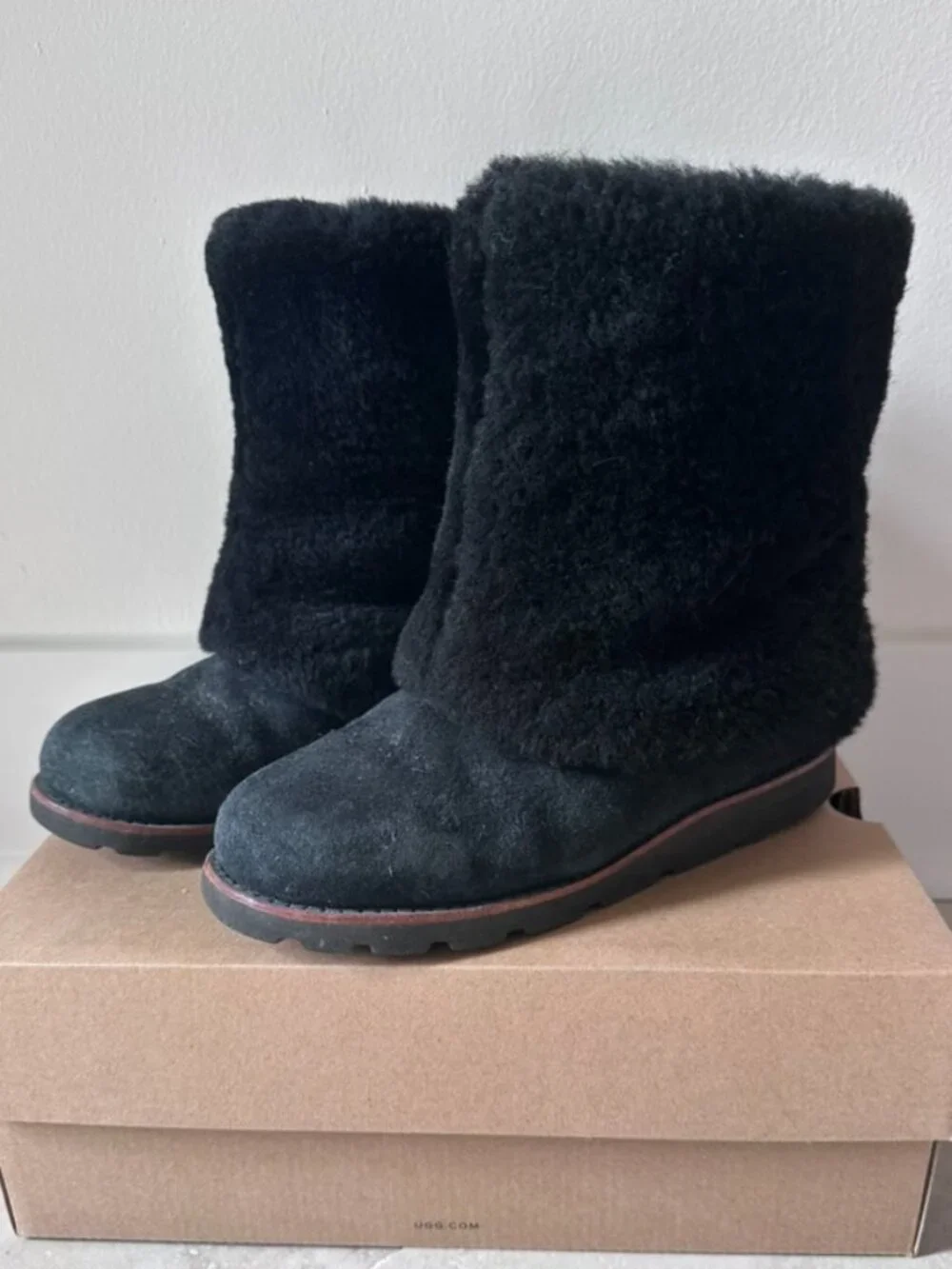 UGG Austrailia Maylin Suede Shearling Ankle Boots - Black - Sz 6